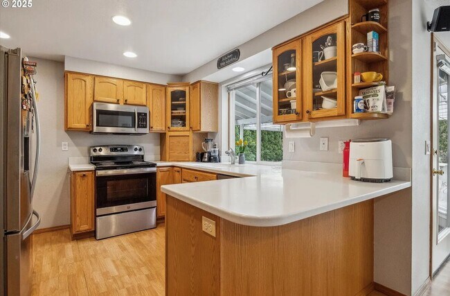 Building Photo - Modern Charm Meets Comfort – Spacious 3-Be...
