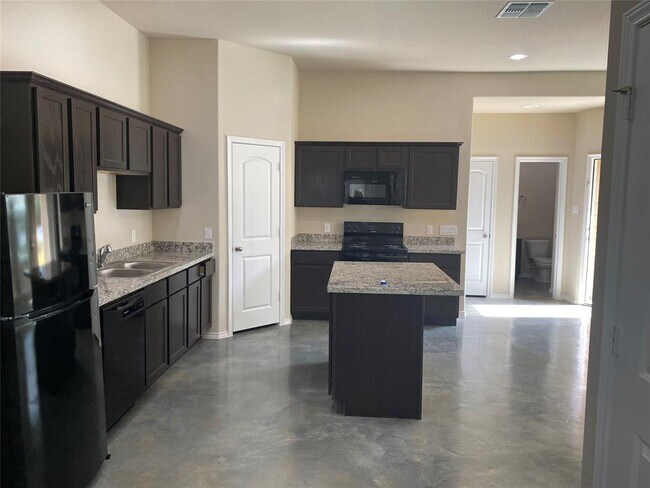 Foto del edificio - 15669 Sycamore Dr