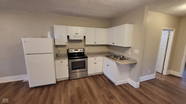 Foto del edificio - 3609 E Vermont St