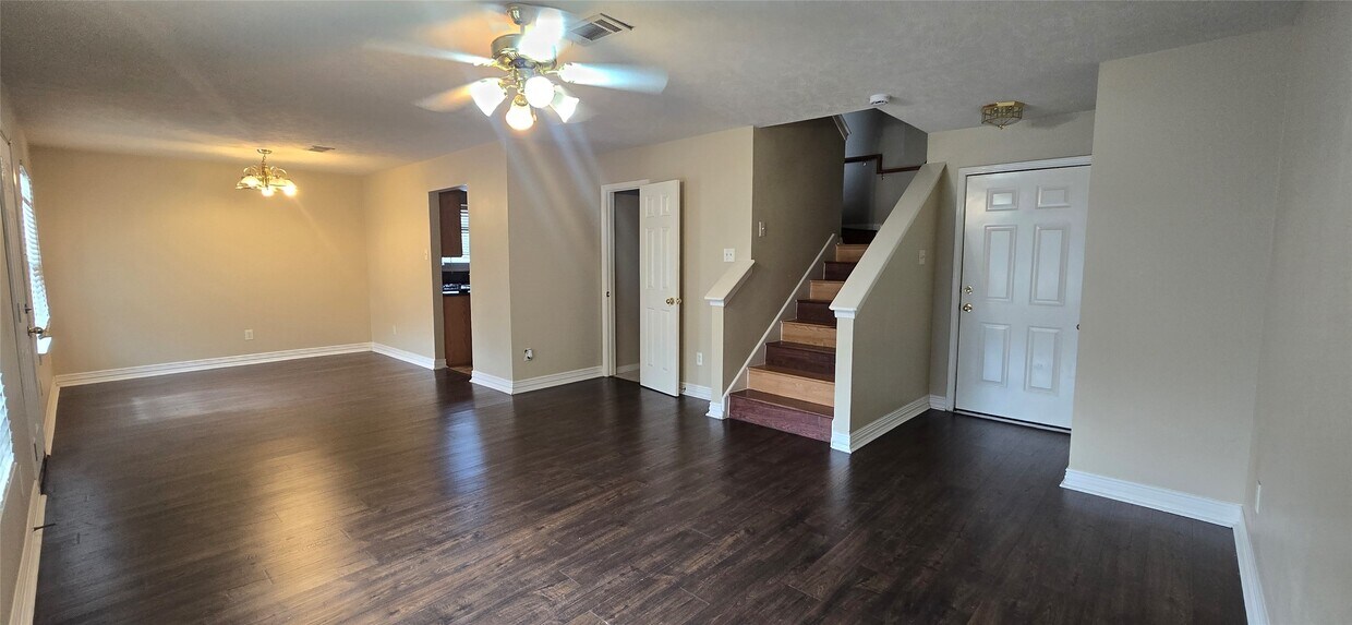 Foto principal - 7929 Comal St