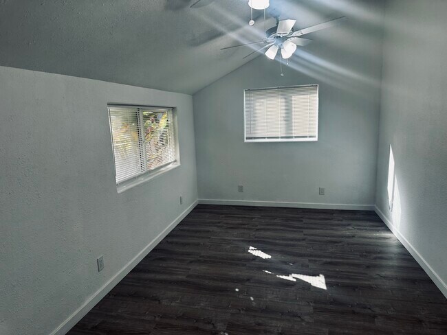 Foto del edificio - 4422 W 164th St