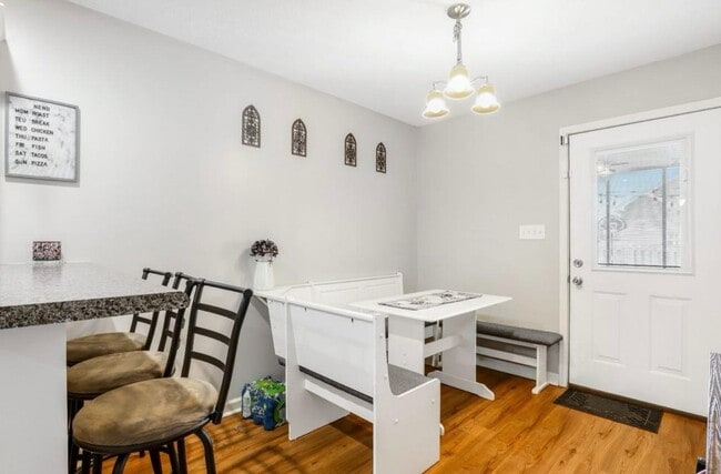 Foto del edificio - 397 W McGlothlin St