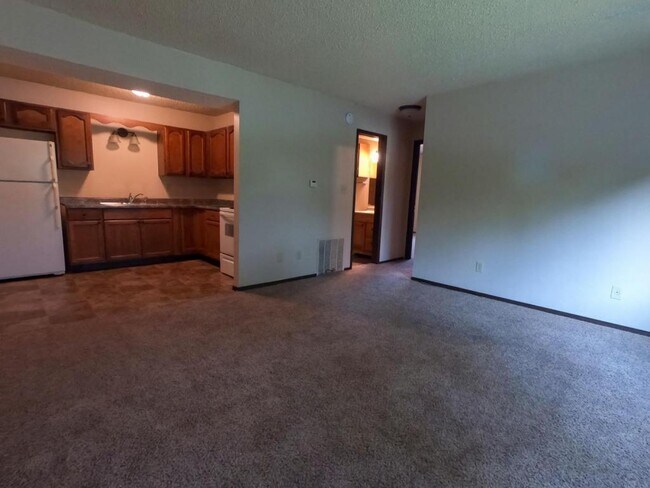 Foto del edificio - 1621 Carriage Hill Drive #8