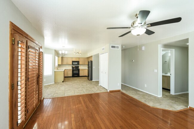 Building Photo - 9145 W Evans Dr