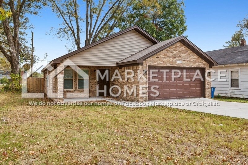 Primary Photo - 2102 Moss St