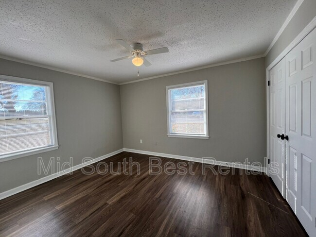Building Photo - 3256 Ford Rd