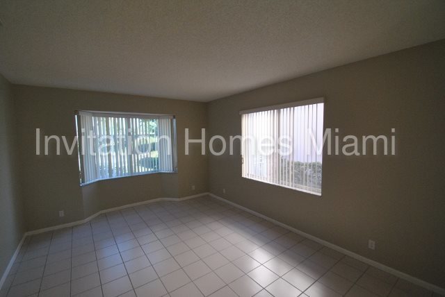 Building Photo - 10444 Sunstream Ln