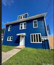 Building Photo - 1061 King Georges Post Rd