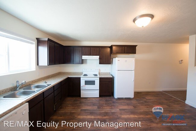 Building Photo - 3 br, 2.5 bath House - 14394 S Firgrove Way
