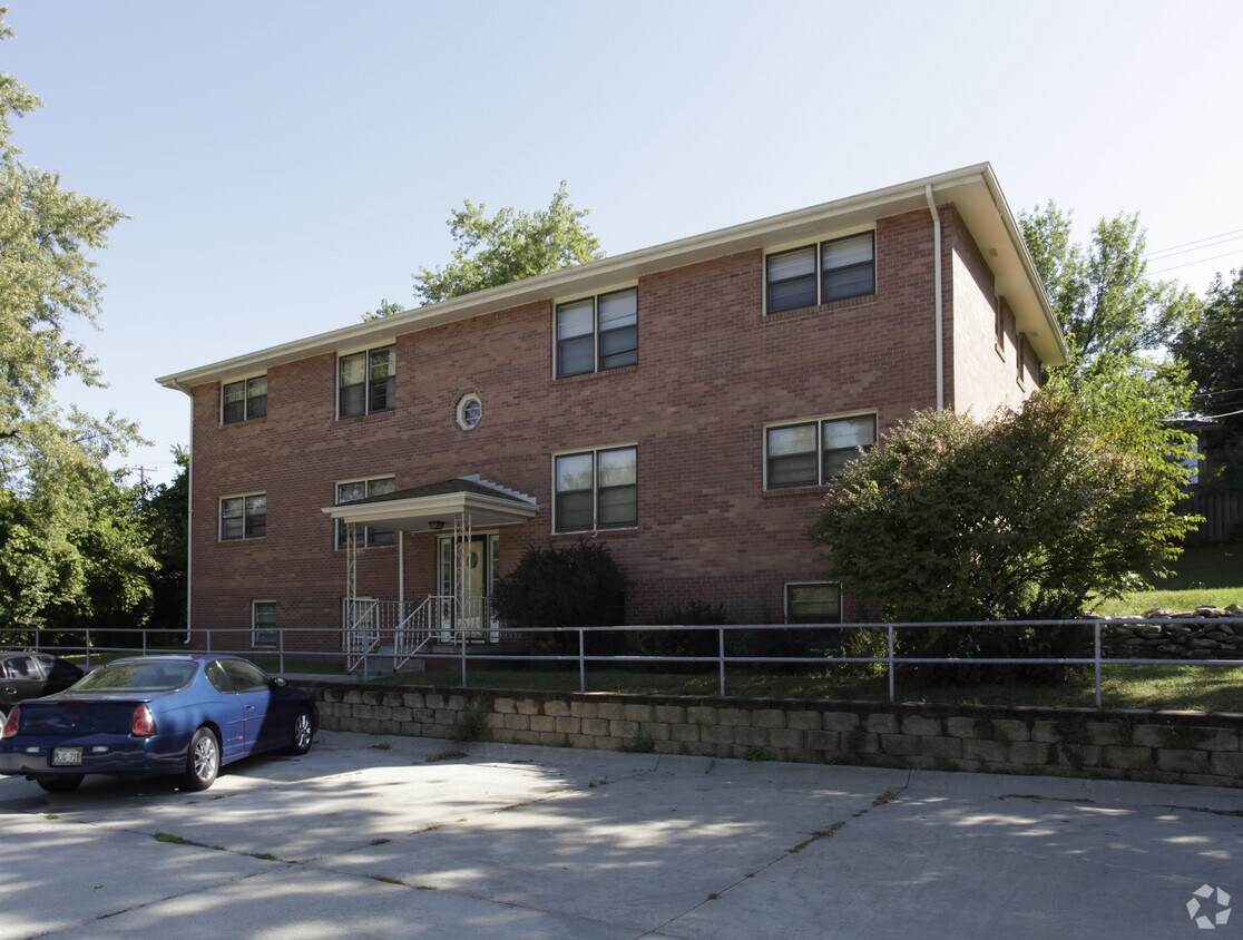 Primary Photo - 3215 S 108th St