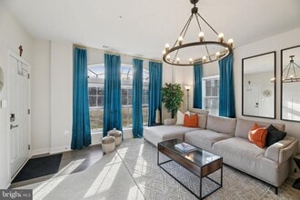 Building Photo - 10960 Presidential Pkwy