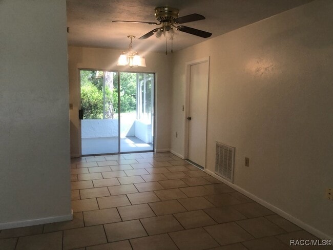 Foto del edificio - 209 S Washington St