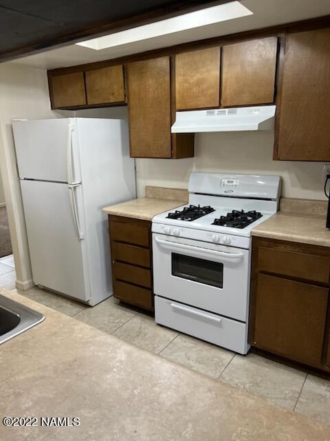 Building Photo - 521 E Bennett Dr