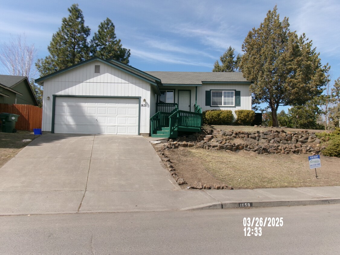 Primary Photo - 1631 NE Providence Dr