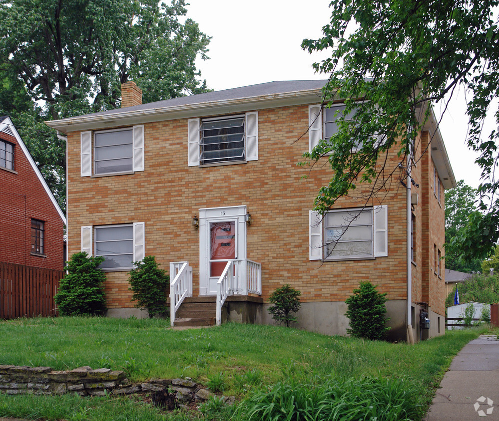 Building Photo - 13 Clover Ave