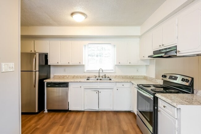 Building Photo - 123 Bondale Dr