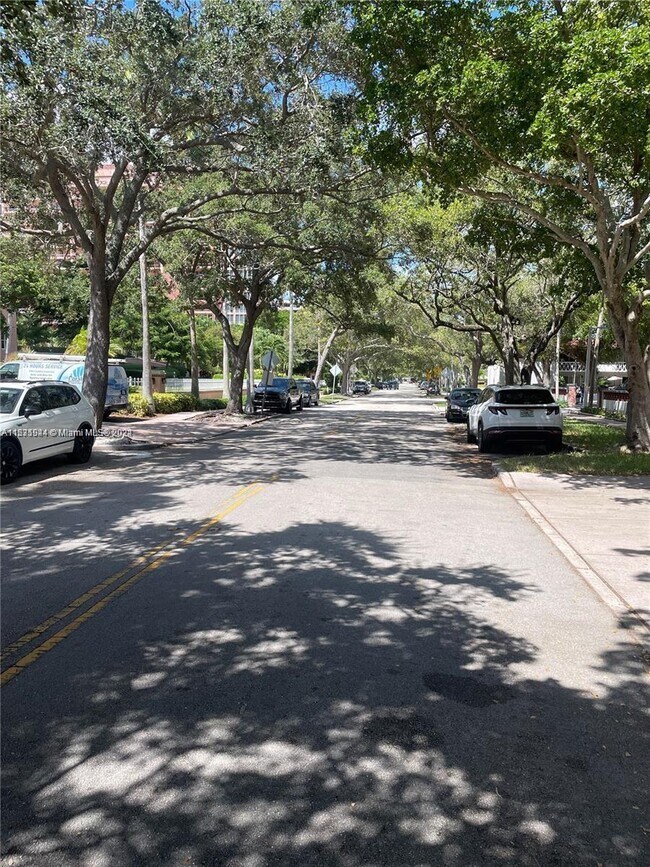 Foto del edificio - 1 Edgewater Dr