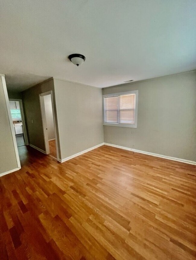 Foto del edificio - Adorable 3 bedroom 2 bath Ranch style home...