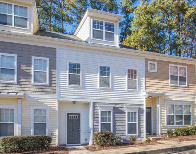 Building Photo - 511 Elm Ave