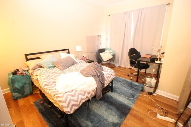 Foto del edificio - 1706 Commonwealth Ave