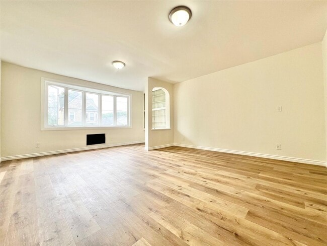 Building Photo - 412 Highland Ave