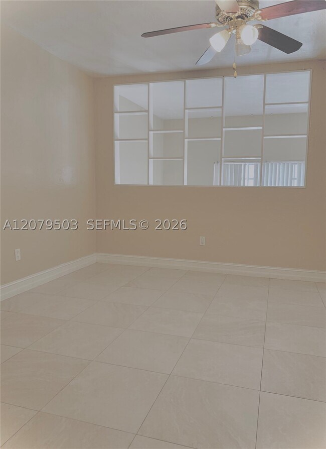 Foto del edificio - 10901 N Kendall Dr