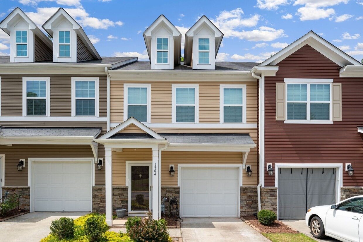 3bed/2.5 bath Townhouse Near NCCU & Southpoint Mall! - 3bed/2.5 bath Townhouse Near NCCU & Southpoint Mall!