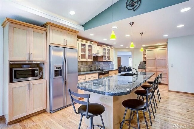 Foto del edificio - Beautiful and bright 3 bed / 2 bath rambler for rent!
