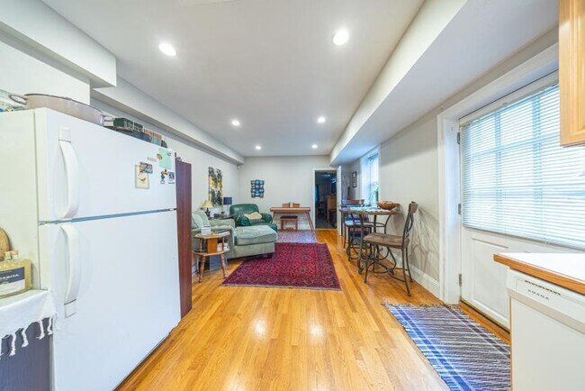 Foto del edificio - 1720 Beacon St