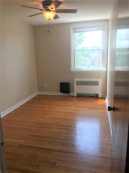 Foto del edificio - 8038 Lowber Ave