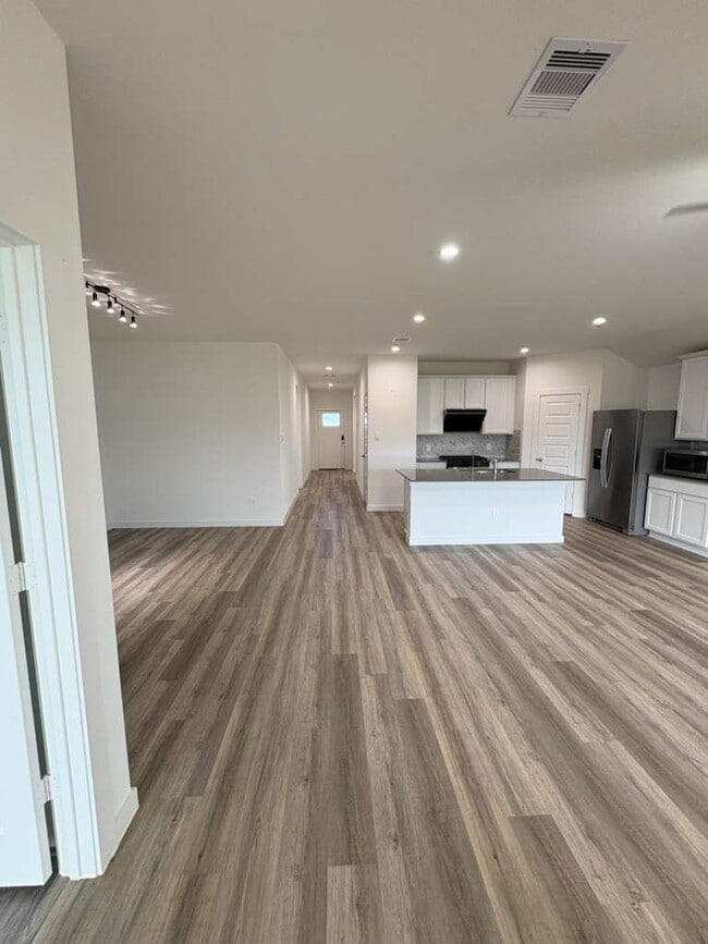 Foto del edificio - 3231 Langley Bnd Ln