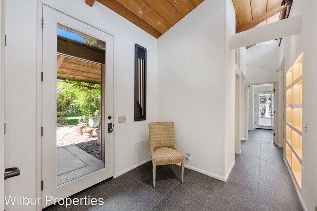 Building Photo - 3 br, 2.5 bath House - 752 Orange Avenue