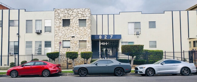 Building Photo - 827 S St Andrews Pl