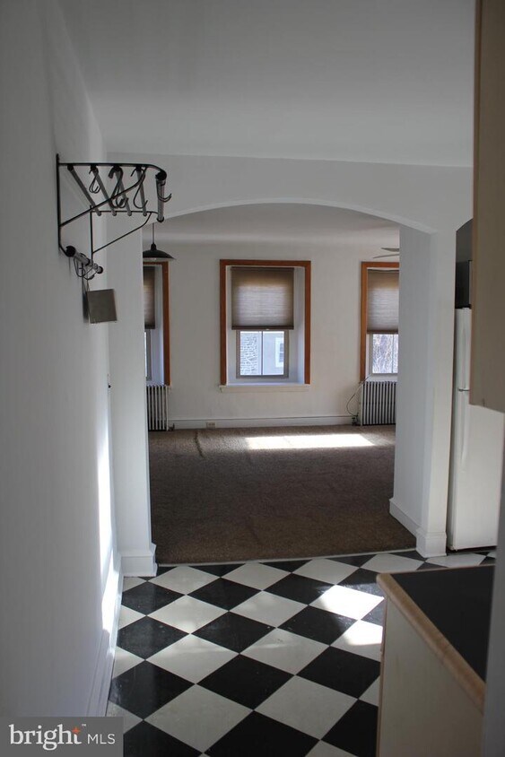 Primary Photo - 260 Lyceum Ave