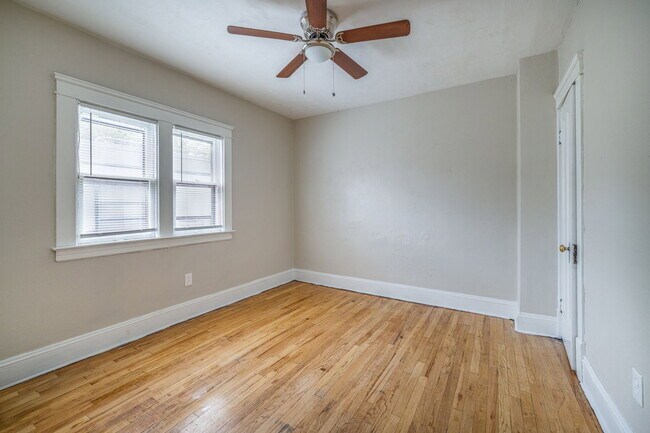 Foto del edificio - 12401 Parkhill Ave