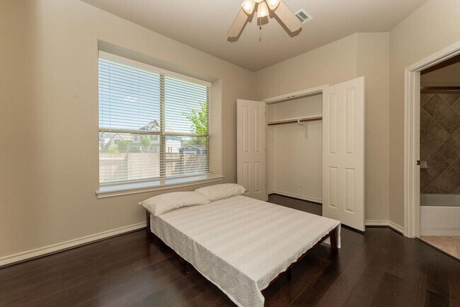 Building Photo - 604 Riley Trl