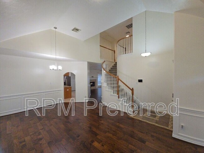 Foto del edificio - 16514 Bluff Springs Dr