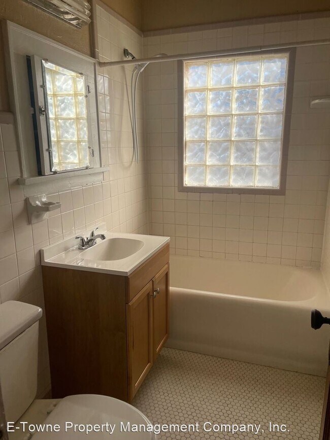Foto del edificio - 2 br, 1 bath House - 216 N Madison
