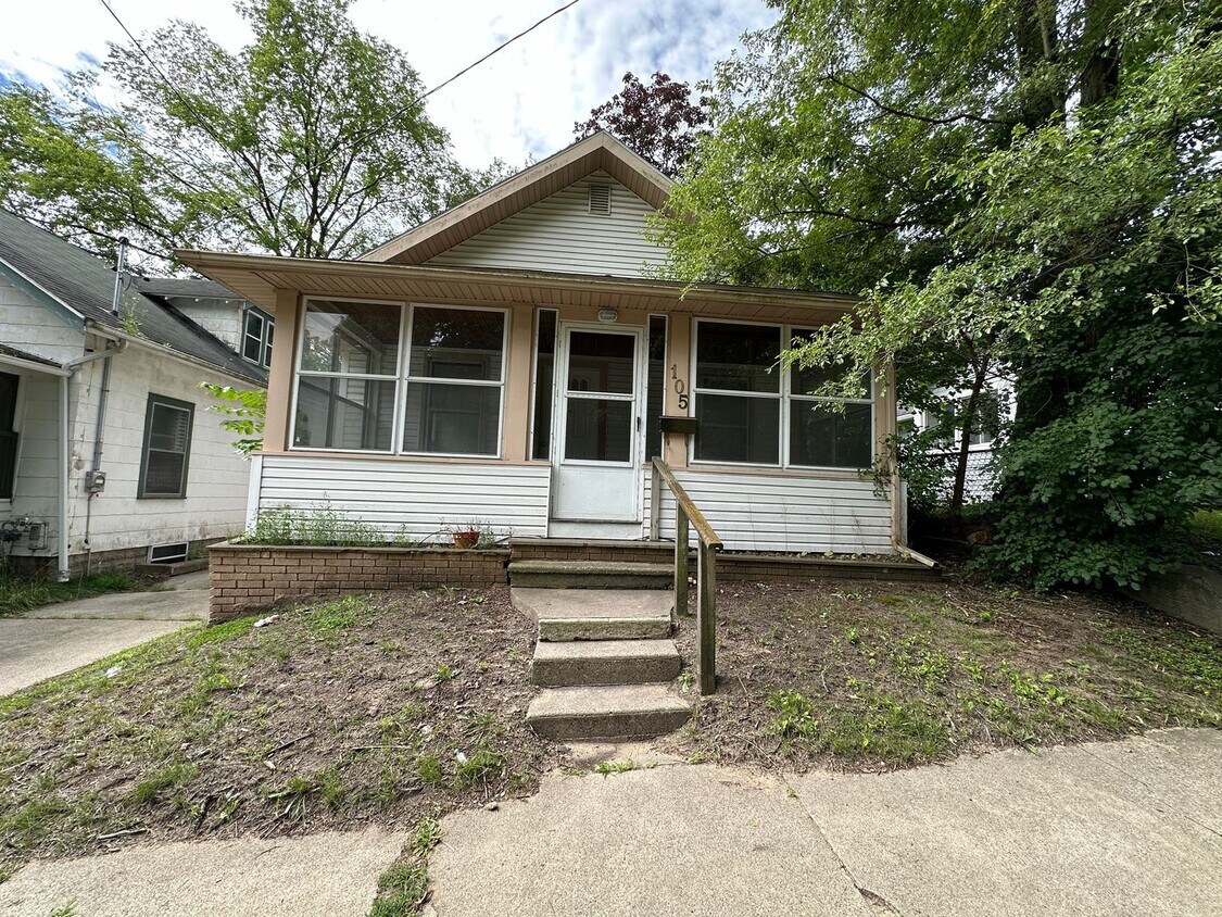 105 Hollis St, Jackson, MI 49203 House Rental in Jackson, MI