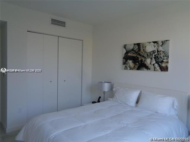 Foto del edificio - 2600 E Hallandale Beach Blvd