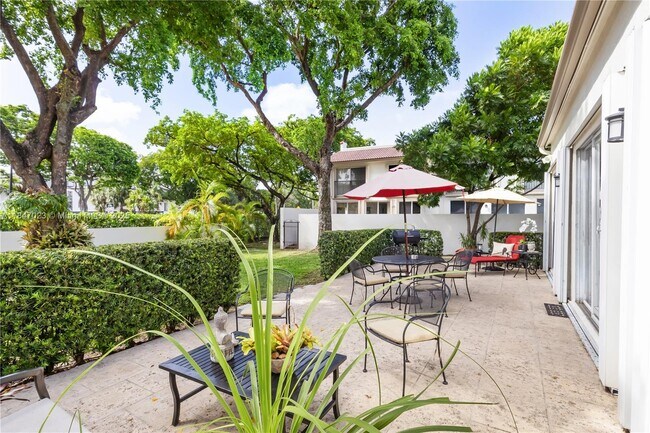 Foto del edificio - 4501 NW 102nd Ct