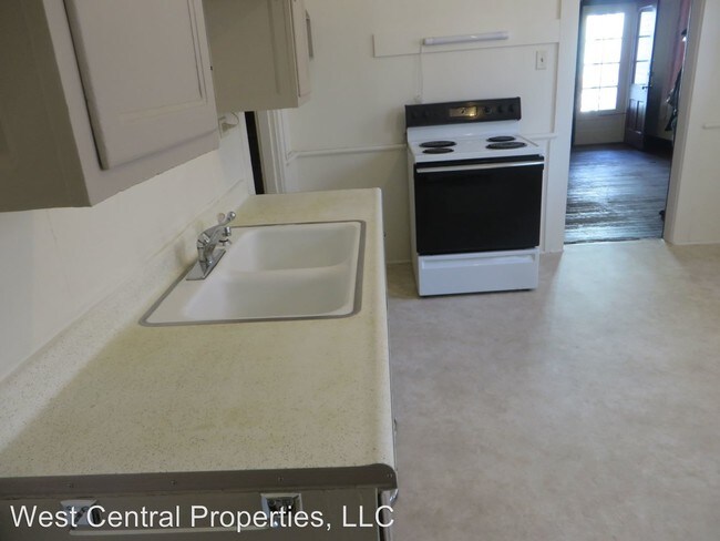Building Photo - 3 br, 1.5 bath House - 1223 Wall Street