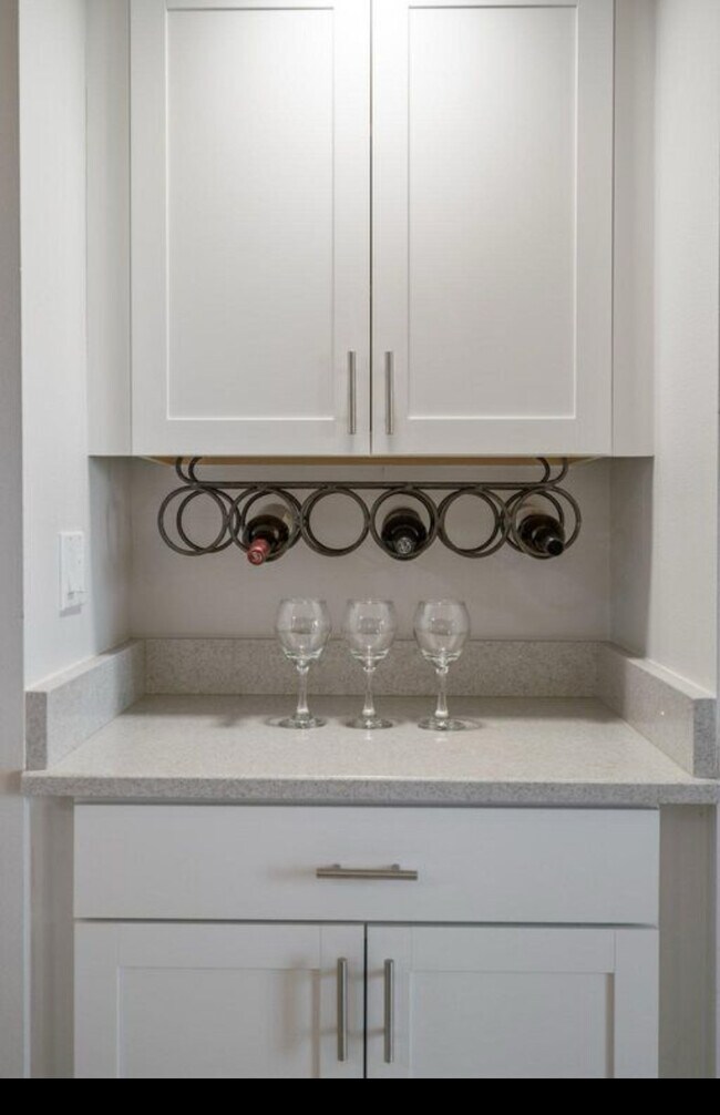 Foto del edificio - 4620 Bay Blvd