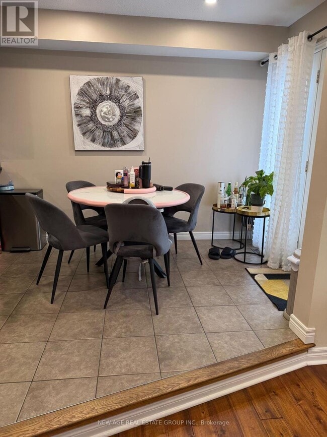 Building Photo - 16 Linke Pl