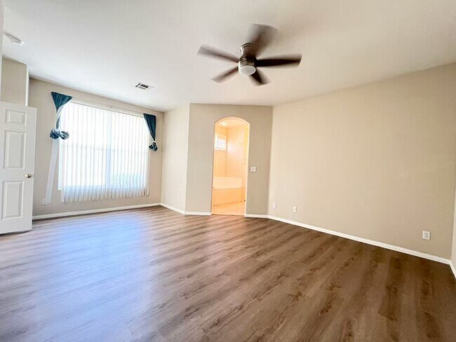 Foto del edificio - Wonderfully two-story single-family property
