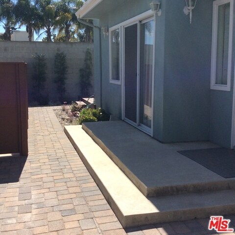 Foto del edificio - 11141 Greenlawn Ave
