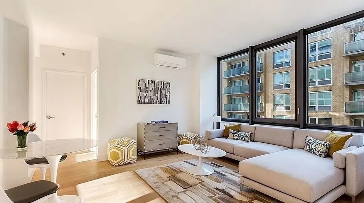 Foto principal - 41-22 24th St