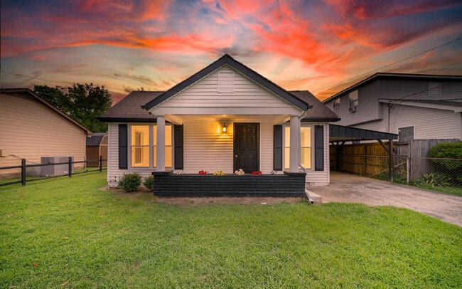 Foto del edificio - 212 McArthur Dr