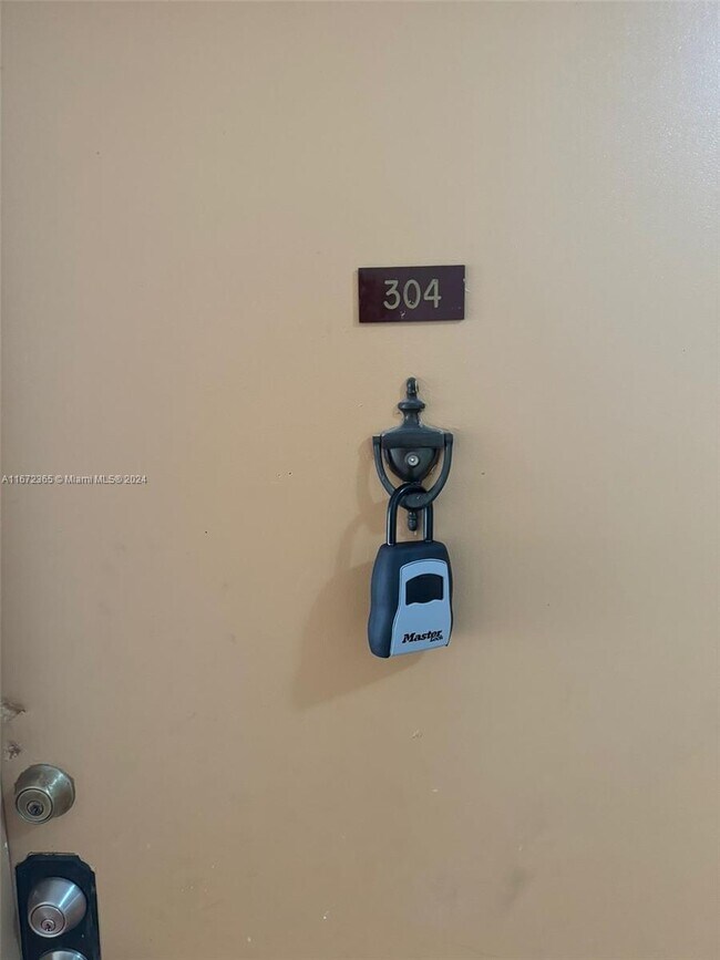 Foto del edificio - 13390 NE 7th Ave