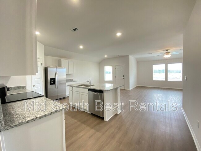 Foto del edificio - 45 Kelton Ln